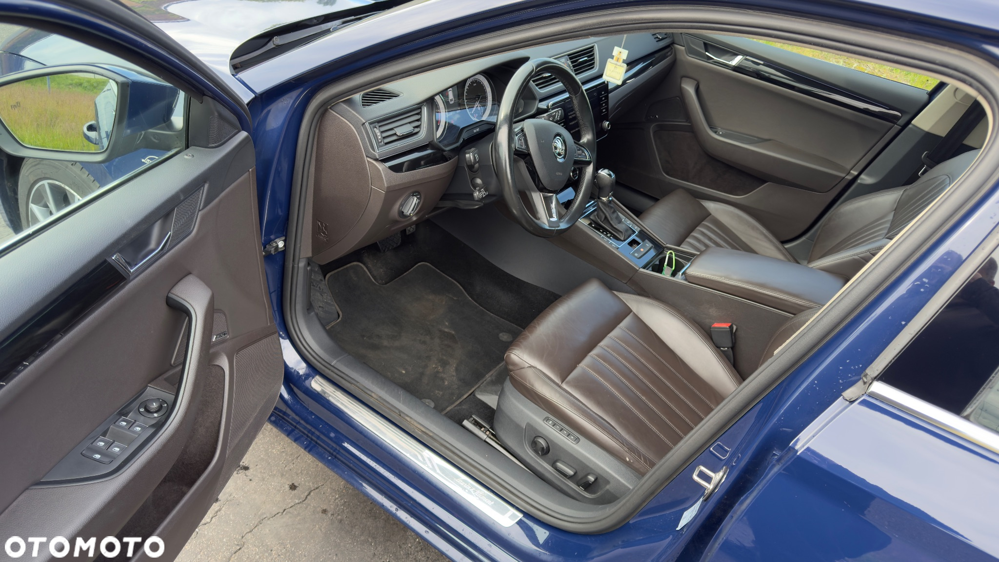 Skoda Superb 2.0 TDI L&K DSG - 13