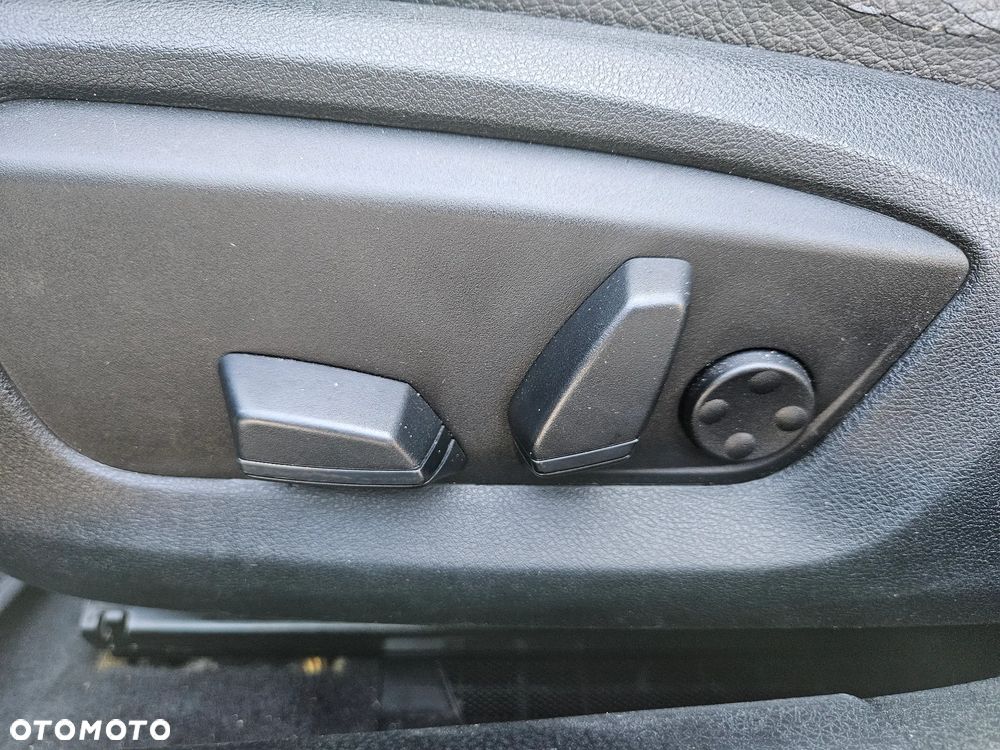 BMW Seria 5 525d xDrive Modern Line - 15