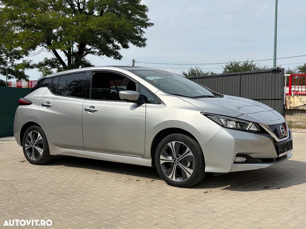Nissan LEAF 62 kWh e+ N-Connecta - 35