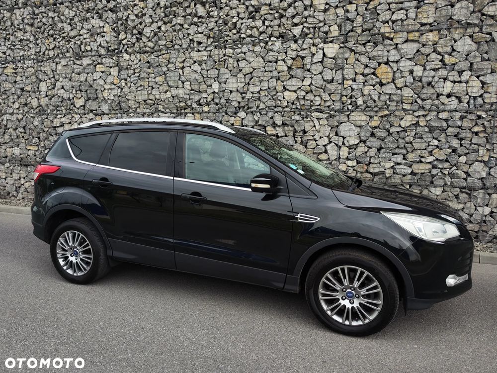 Ford Kuga 2.0 TDCi 2x4 Titanium - 4