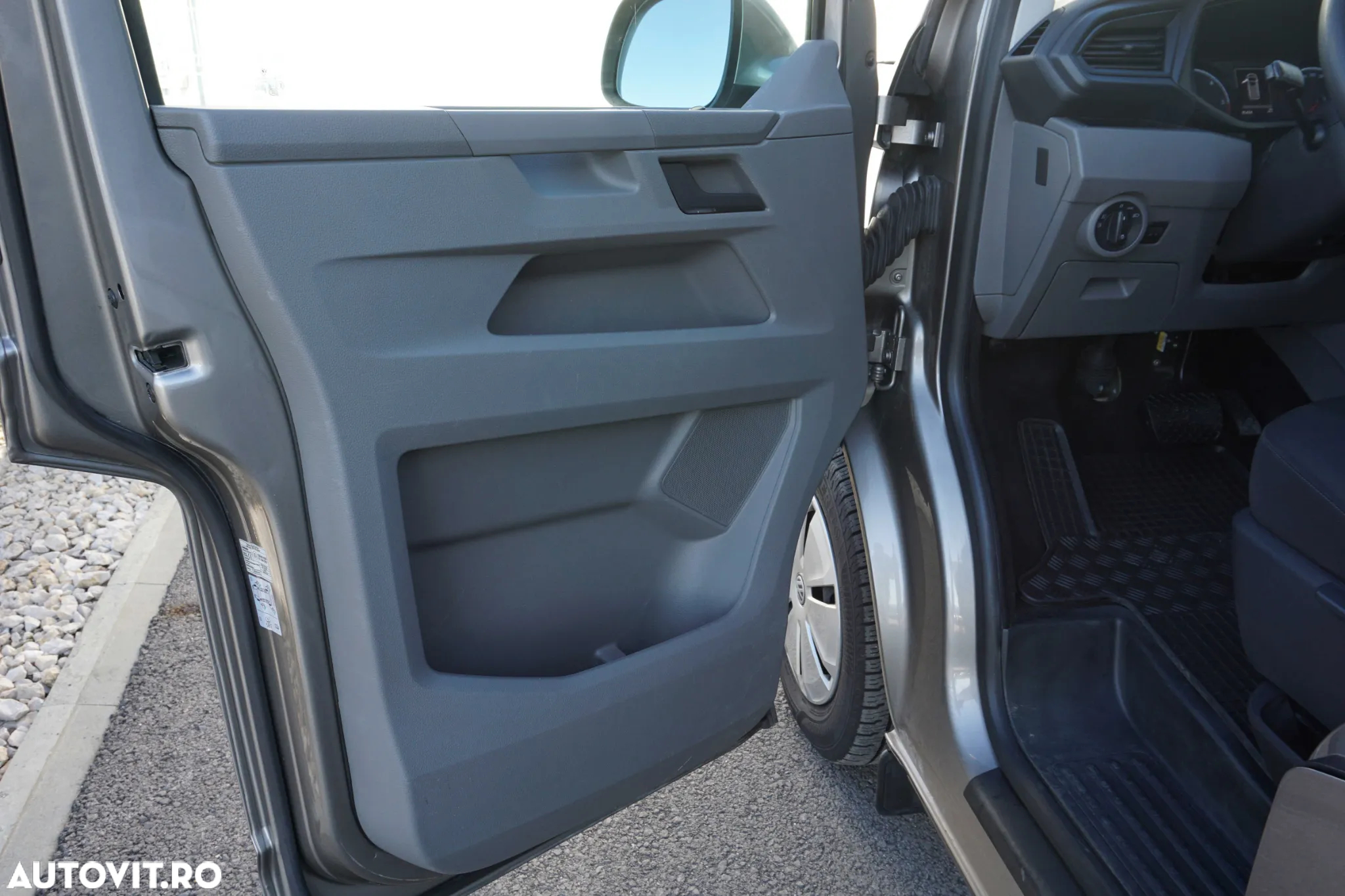 Volkswagen Caravelle T6.1 2.0 TDI 110 kW LR Comfortline DSG - 9