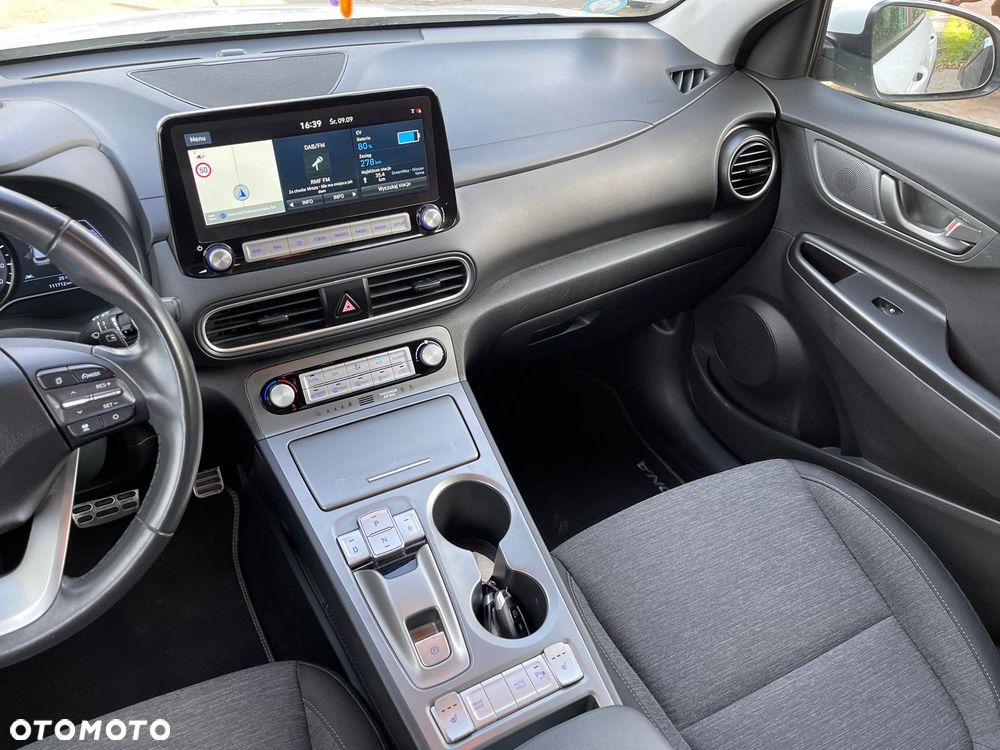 Hyundai Kona 64kWh Premium - 11