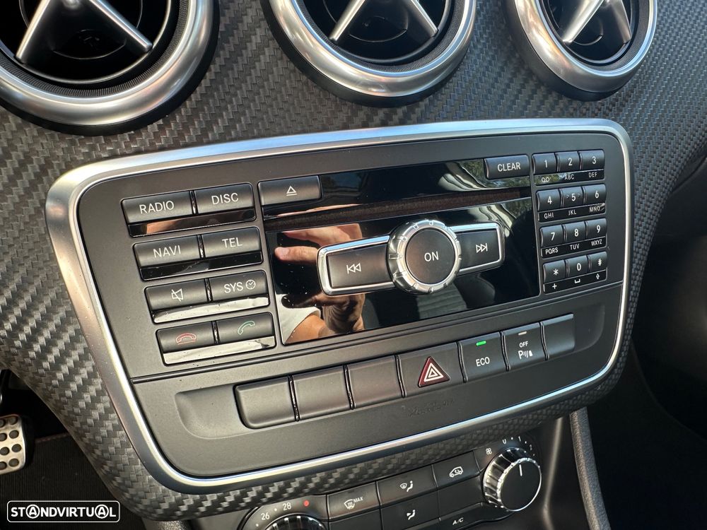 Mercedes-Benz A 180 d AMG Line - 16