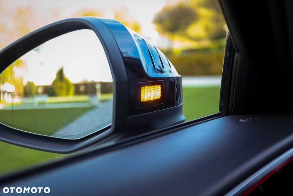 Audi A4 Avant 40 TDI S tronic S line - 35