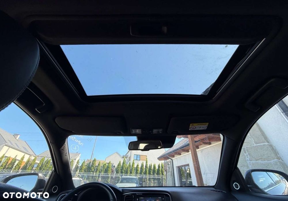 Mitsubishi Outlander - 20