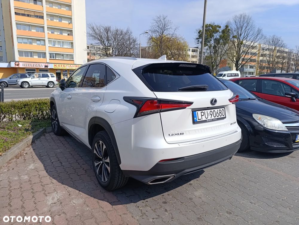 Lexus NX 300 F Impression AWD - 3