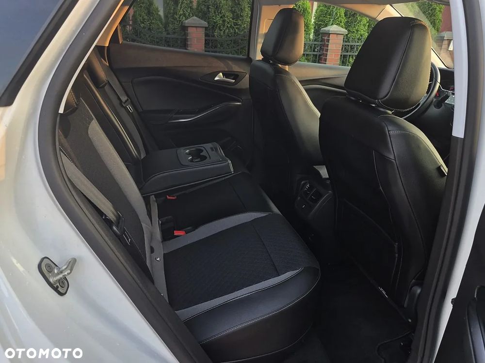 Opel Grandland X 1.6 T PHEV 4x4 Design&Tech - 8