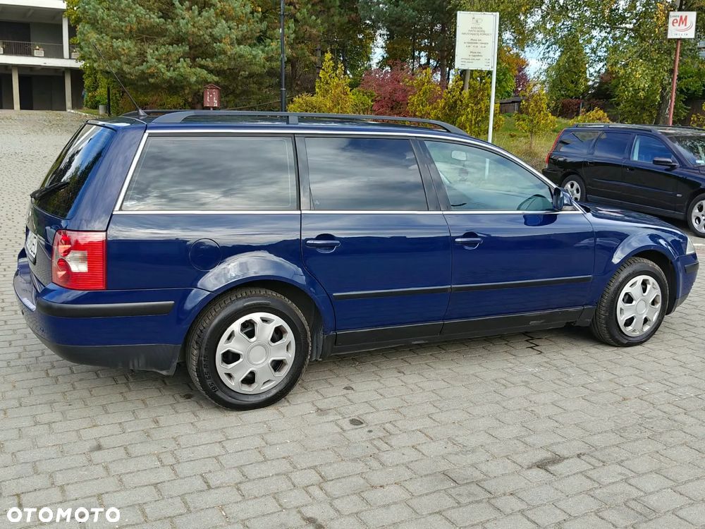 Volkswagen Passat Variant 1.6 Comfortline Family - 24