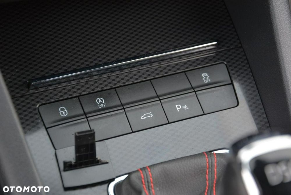 Skoda Octavia 2.0 TSI RS 230 DSG - 32