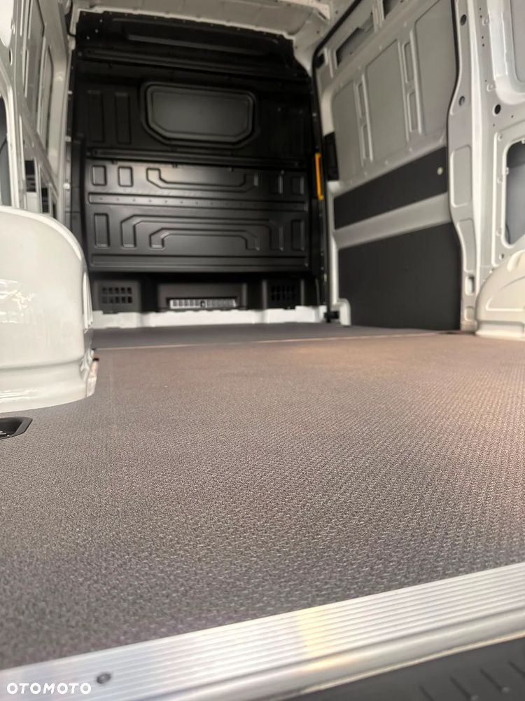Volkswagen Crafter - 11