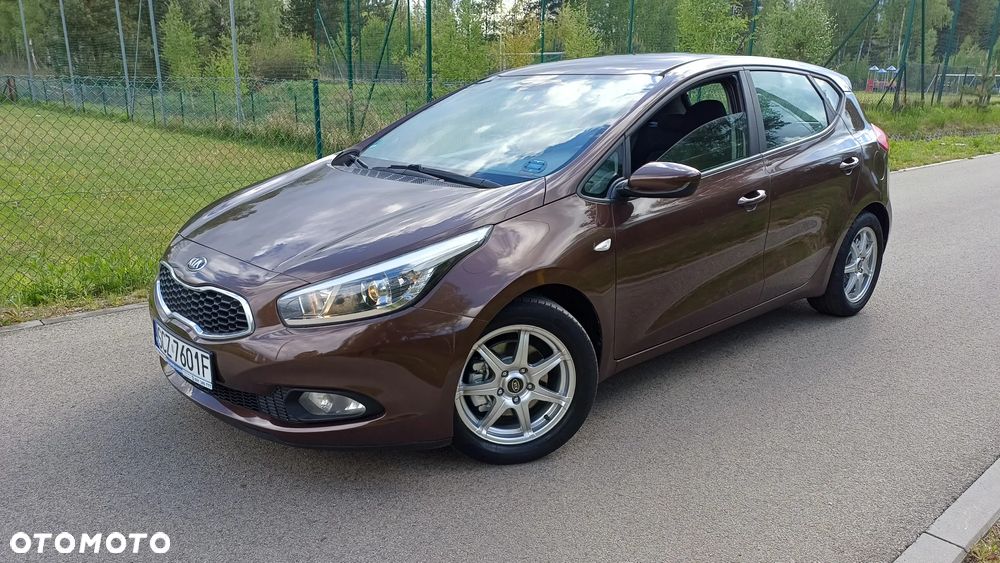 Kia Ceed - 9