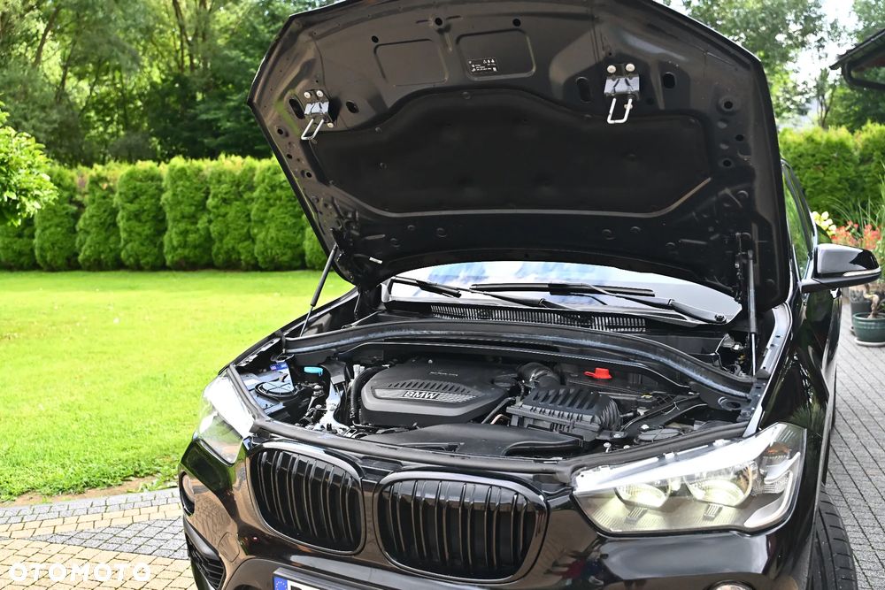 BMW X1 xDrive18d Sport Line - 11