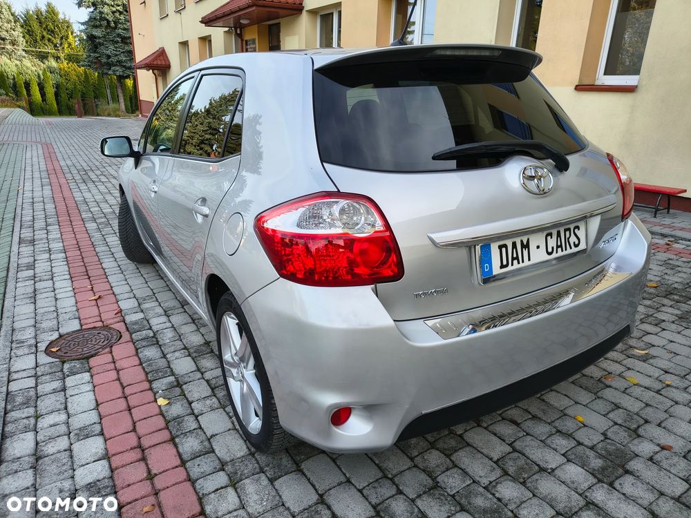 Toyota Auris 2010 photo 4