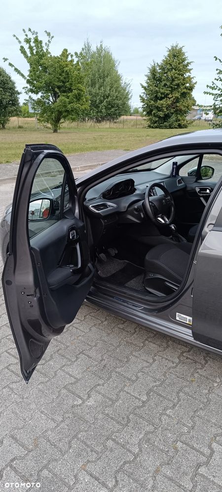 Peugeot 208 82 PureTech Style - 12