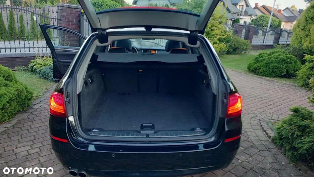 BMW Seria 5 520d xDrive Touring Modern Line - 32