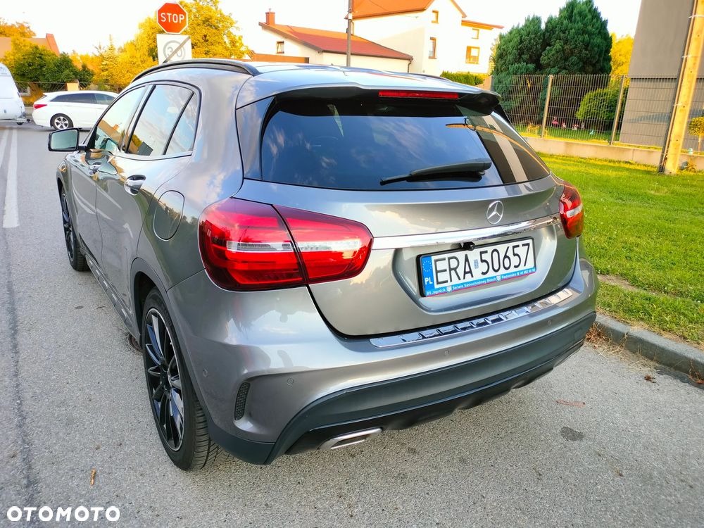 Mercedes-Benz GLA - 7