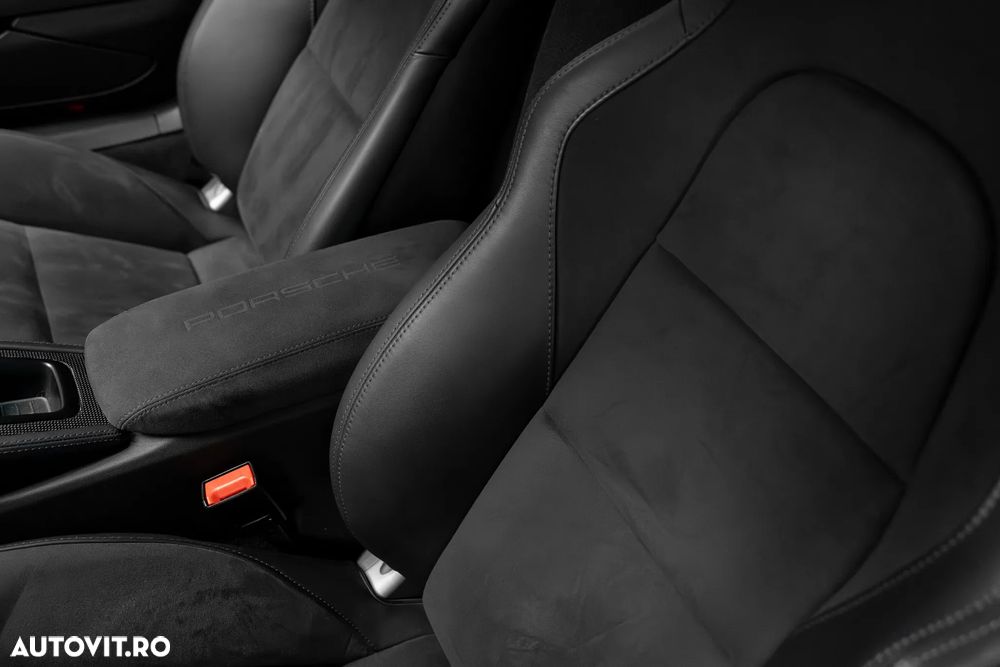 Porsche Cayman GTS 4.0 PDK - 32