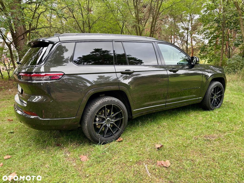 Jeep Grand Cherokee - 26