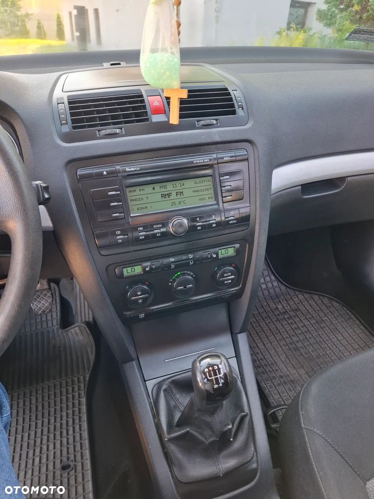 Skoda Octavia 1.6 Classic - 11