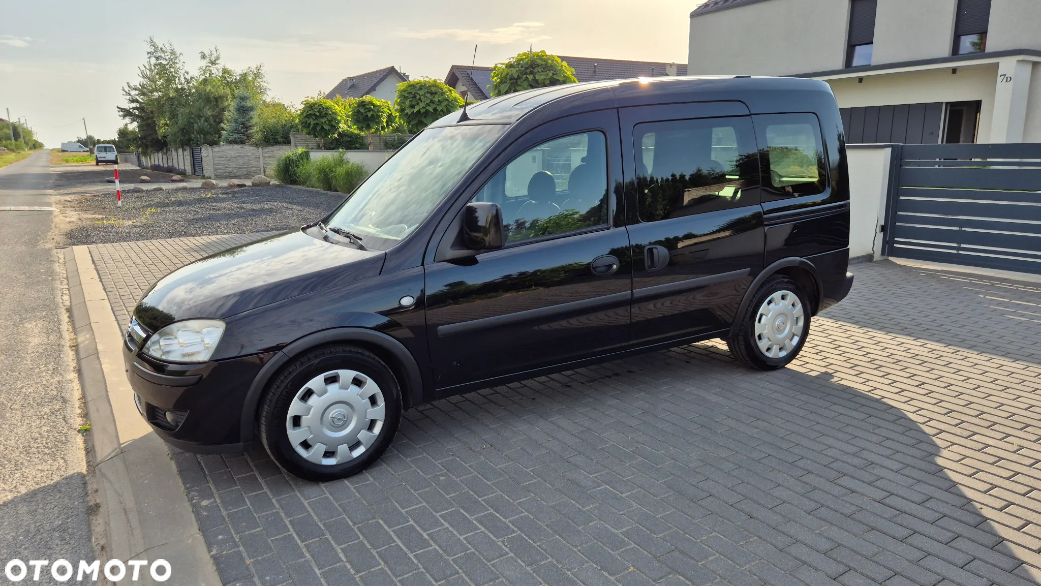 Opel Combo Tour 1.4 Essentia - 2