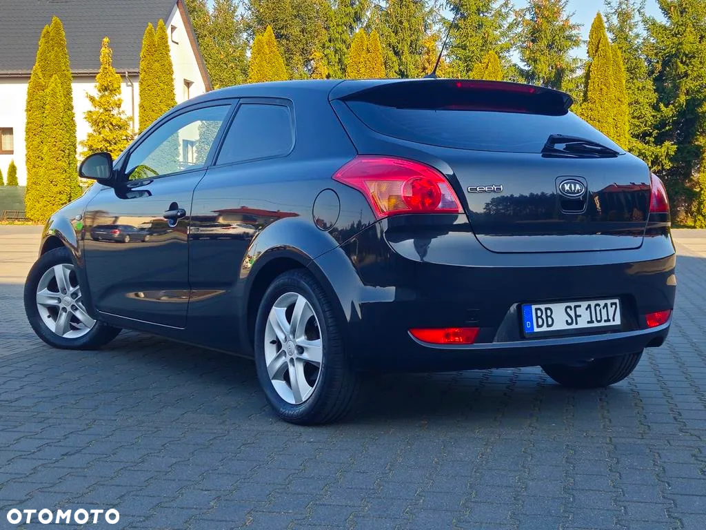 Kia ProCeed - 27