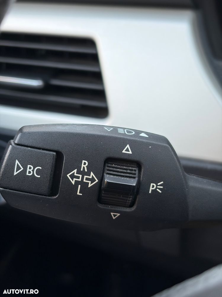 BMW Seria 3 318d - 12