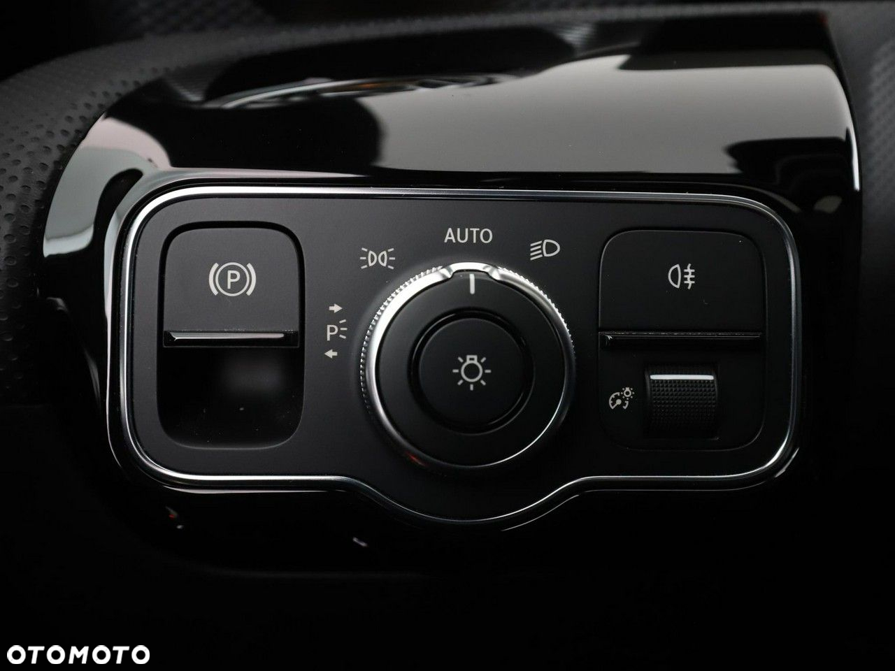 Mercedes-Benz CLA 250 E Progressive 8G-DCT - 33