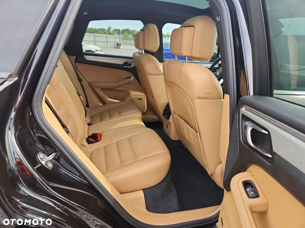 Porsche Macan - 10