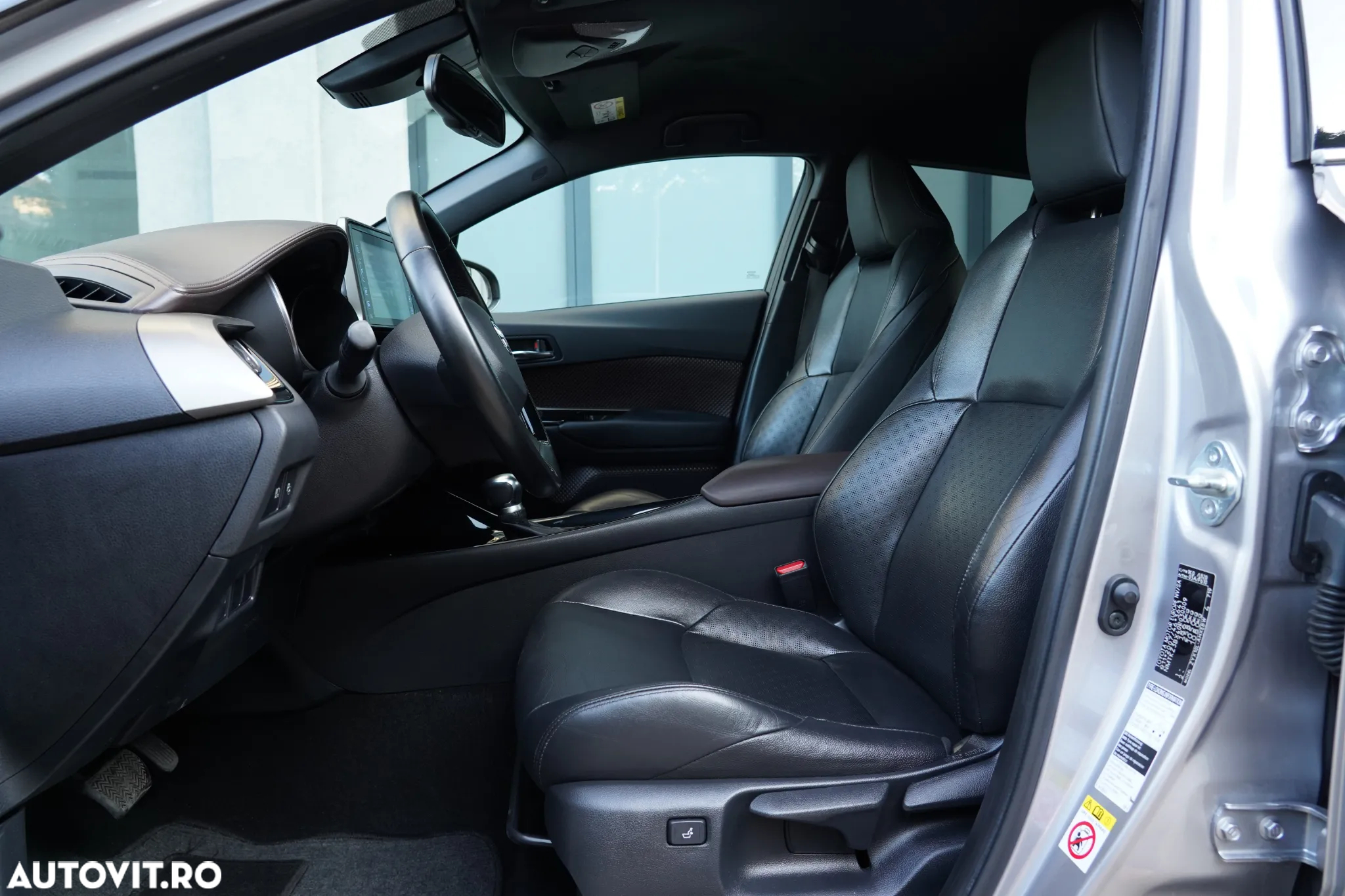 Toyota C-HR 1.8 HEV 140 CP 4x2 CVT Exclusive - 11