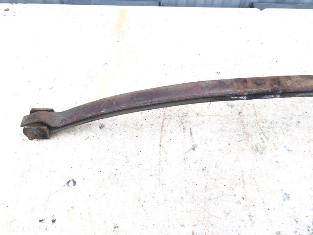 RESOR PRAWY TYŁ  IVECO DAILY III Autobus 1999 - 2006 35 S 13, 40 C 13, 50 C 13 92 kW [125 KM] olej - 2