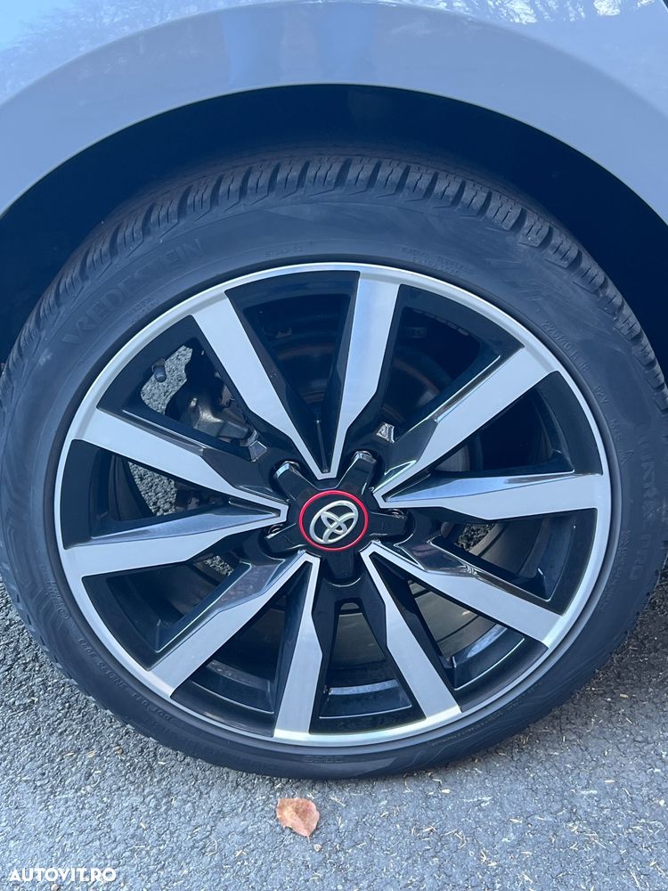 Toyota Corolla 1.8 HSD Dynamic GR Sport - 4