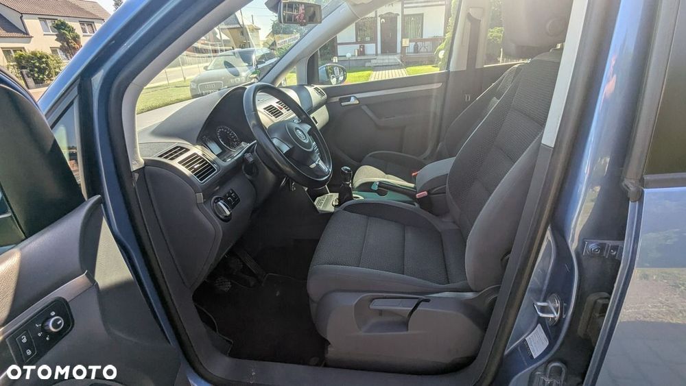 Volkswagen Touran - 3
