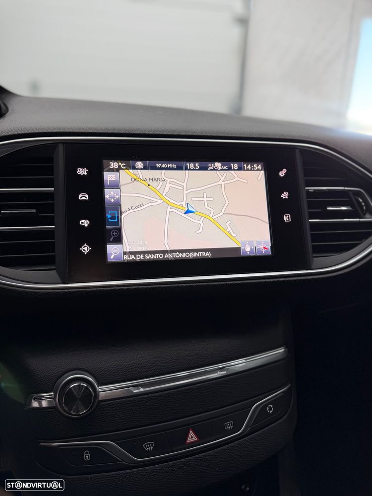 Peugeot 308 1.2 PureTech Business Line - 12