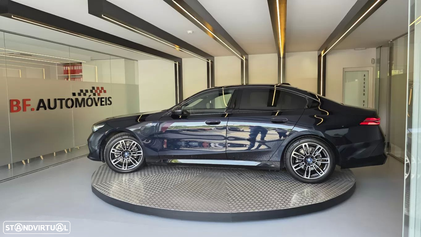 BMW 530 e Pack Desportivo M Pro - 14