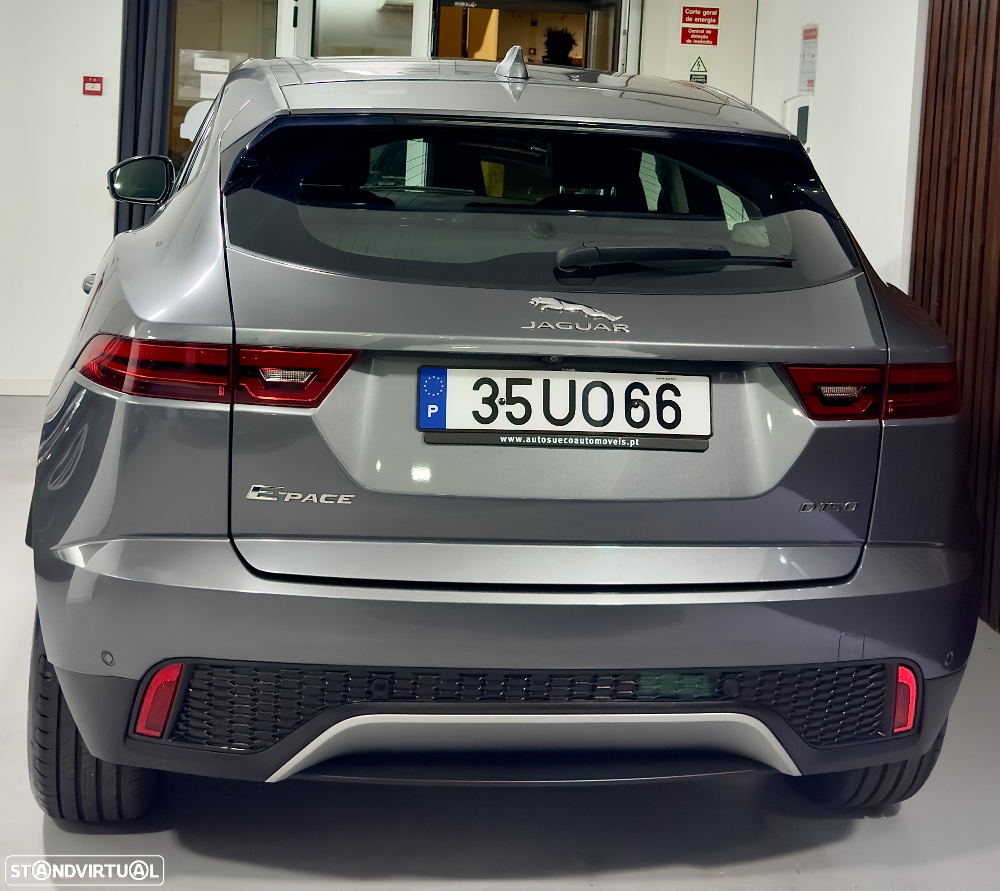 Jaguar E-Pace 2.0 i4D R-Dynamic S - 4