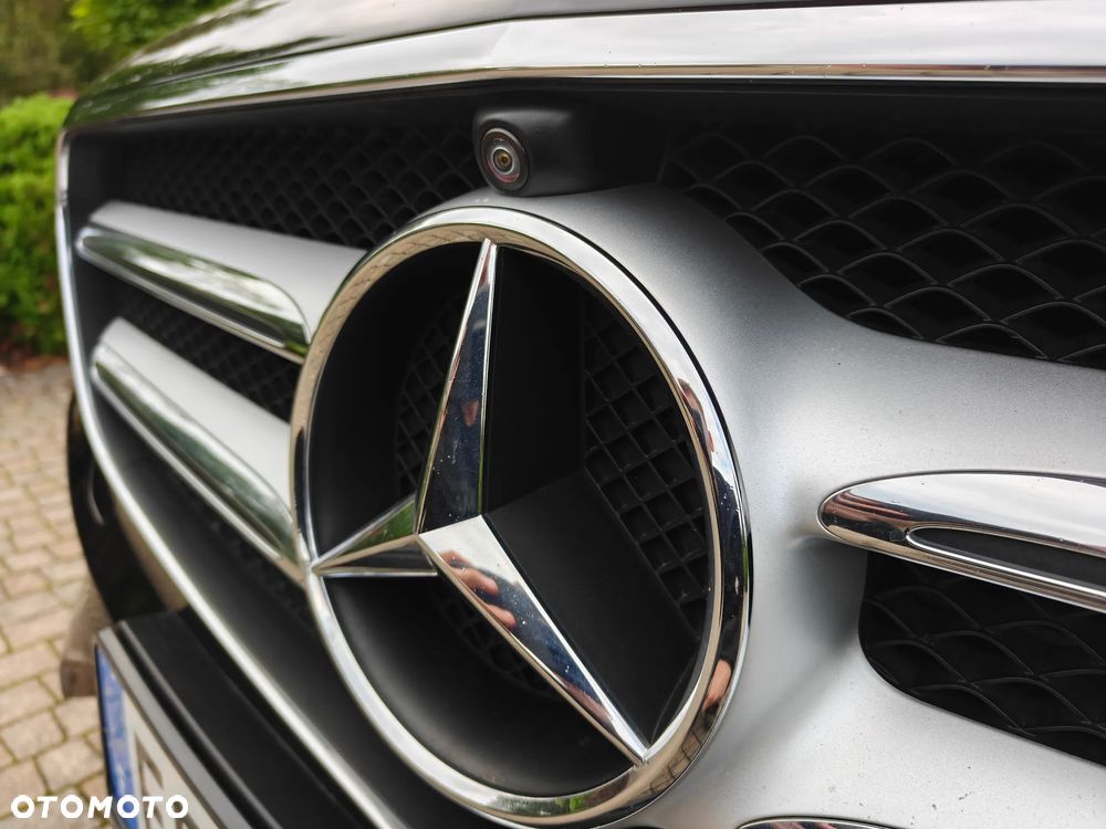 Mercedes-Benz Klasa E 220 d 4Matic 9G-TRONIC AMG Line - 33