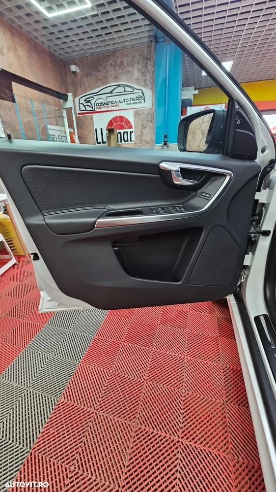 Volvo XC 60 D5 AWD Summum - 11