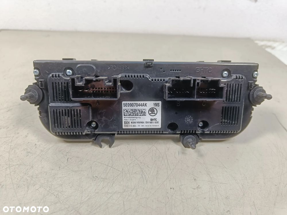 Skoda Octavia 3 FL III lift Panel Sterowania Nawiewu Klimatyzacji 5E0907044AK - 8