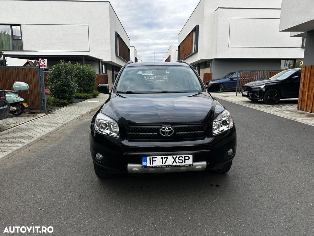 Toyota RAV4 2.0 Aut Luxury City - 4