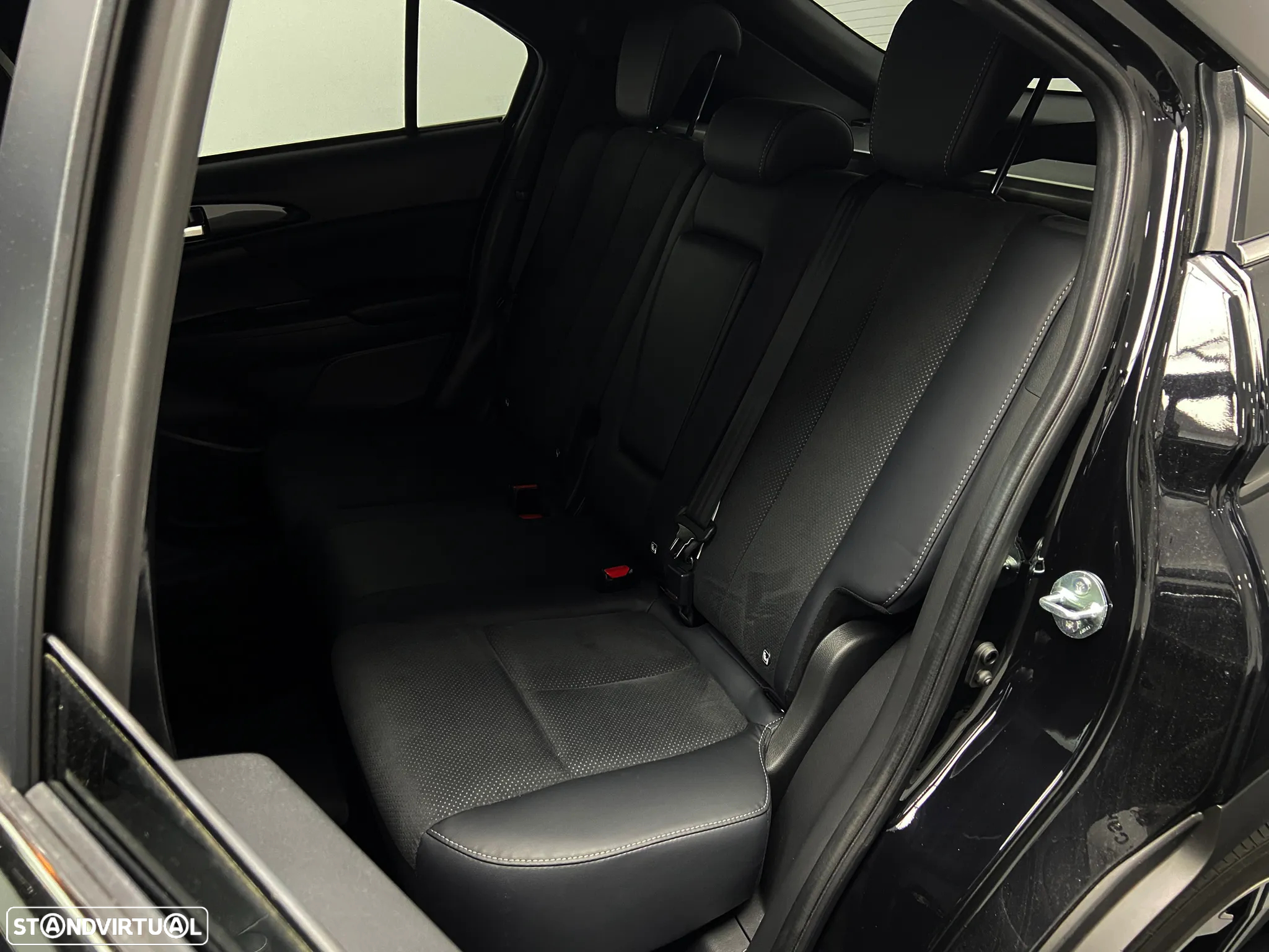 Mitsubishi Eclipse Cross 2.4 PHEV Black Edition - 9