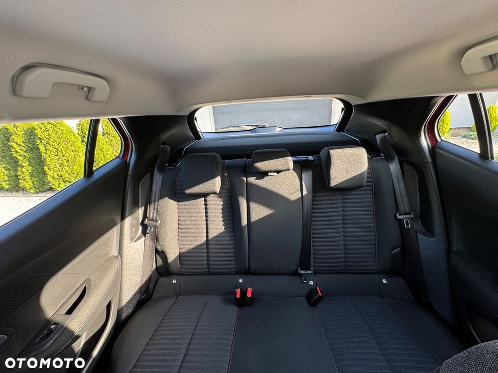 Peugeot 2008 1.2 PureTech Allure Pack S&S - 31