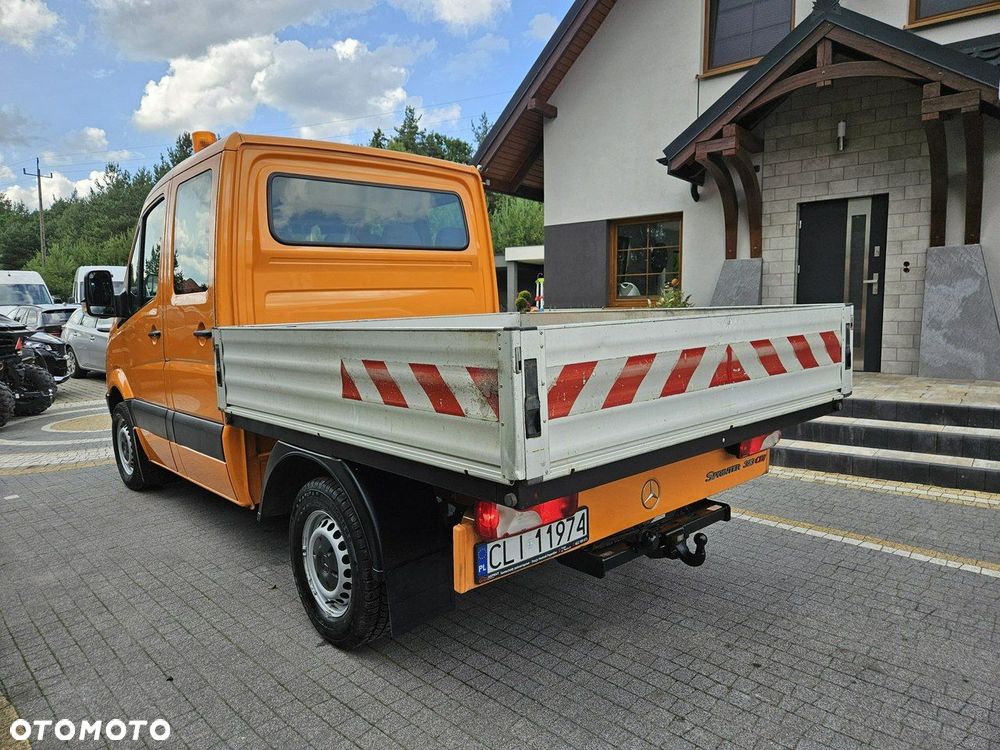 Mercedes-Benz Sprinter - 11