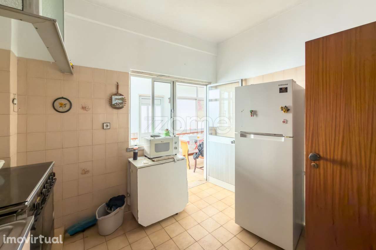 Moradia T6 P/investimento - possibilita converter em 3 apartamentos - Grande imagem: 5/31