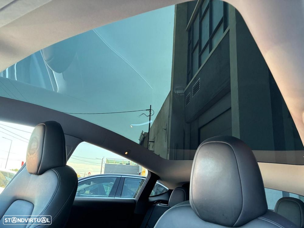 Tesla Model Y Performance Dual Motor AWD - 5