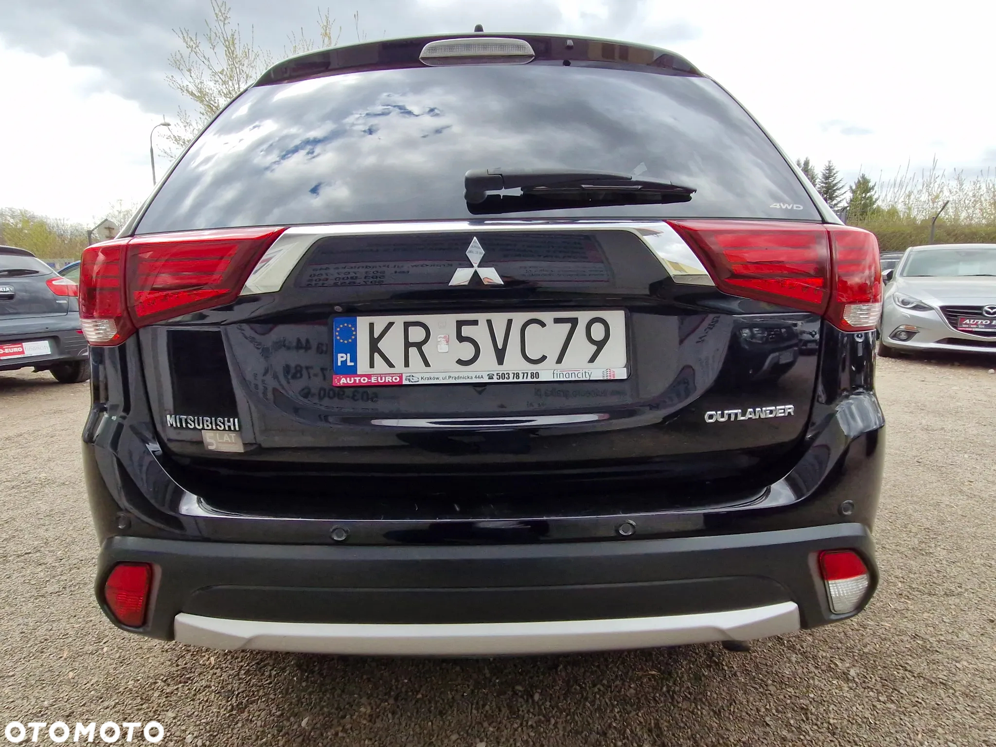 Mitsubishi Outlander - 4