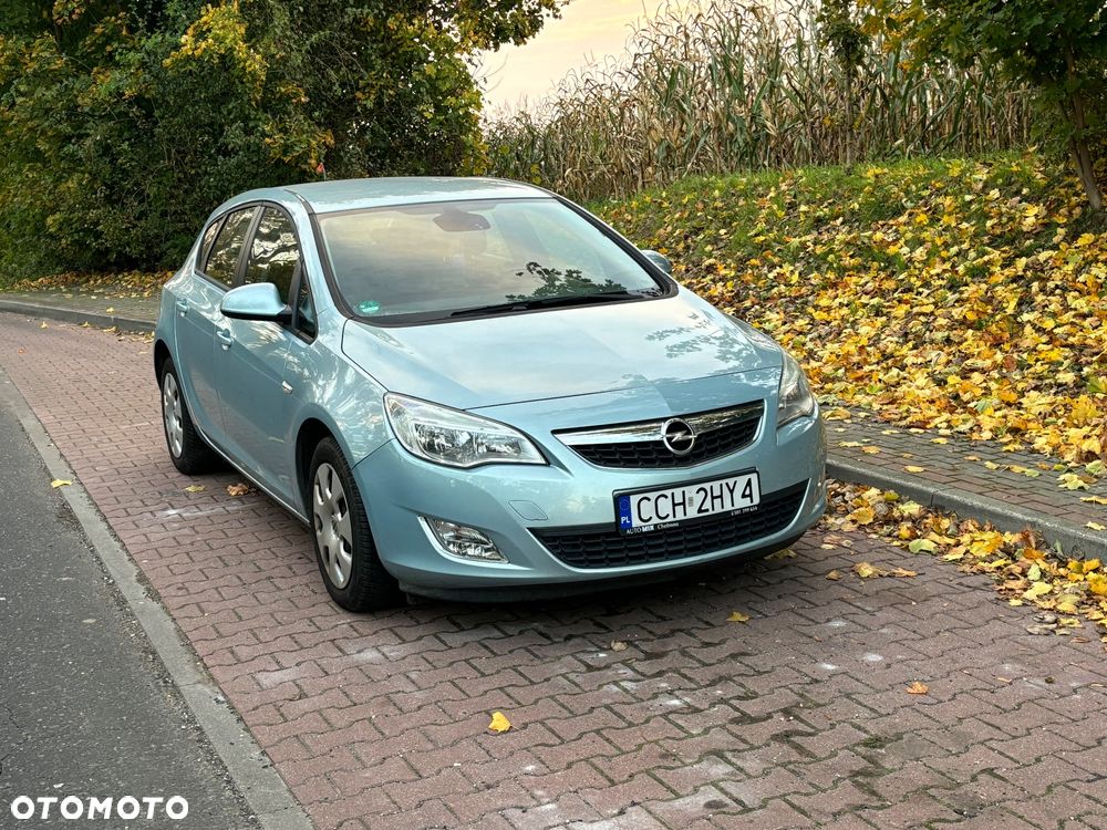 Opel Astra 1.6 Design Edition - 1