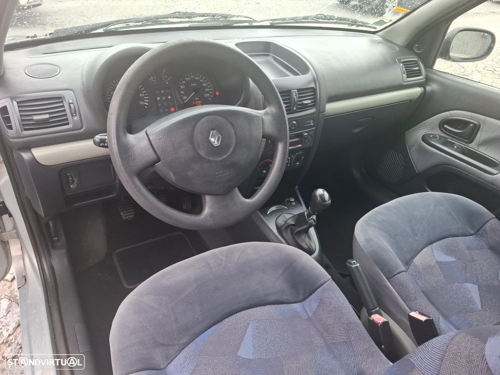 Renault CLIO 1.500 DCI 2LUG - 10