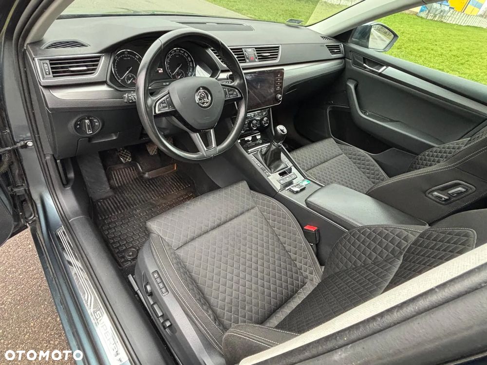 Skoda Superb 2.0 TDI Style - 25