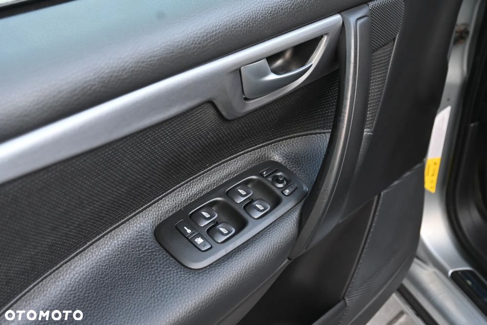 Volvo S60 2.4D5 Momentum - 35