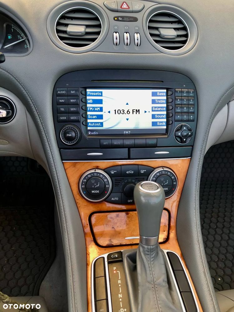 Mercedes-Benz SL - 21
